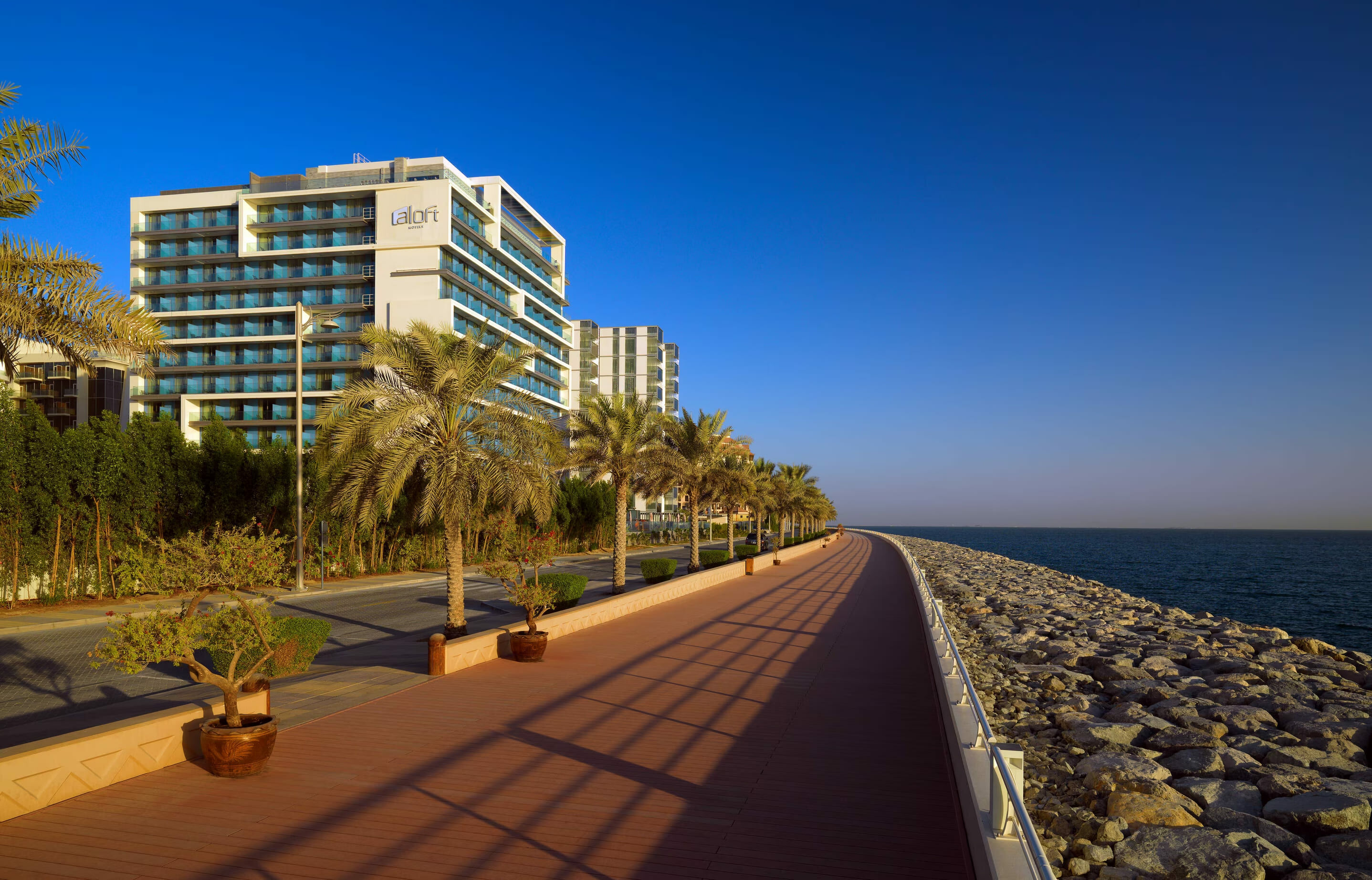 Отель Aloft Palm Jumeirah 4*